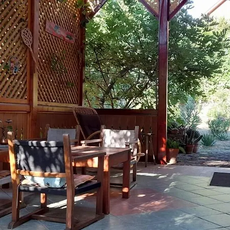Kis Toeroek Villa Feriehus Balatonalmádi